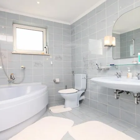Feriehus Family Friendly House With A Swimming Pool - Volosko, - 7920