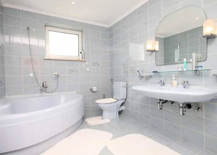 Nyaraló Family Friendly House With A Swimming Pool - Volosko, - 7920